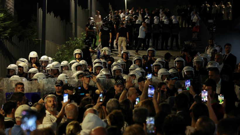 CHP İstanbul binasına polis ablukası - Resim : 6