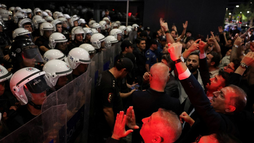 CHP İstanbul binasına polis ablukası - Resim : 4