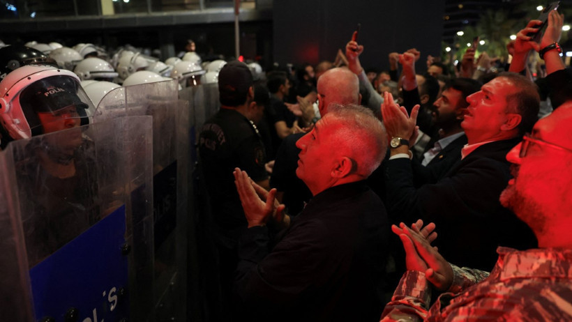 CHP İstanbul binasına polis ablukası - Resim : 3