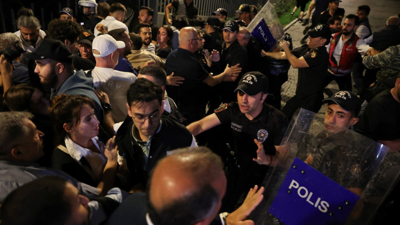 CHP İstanbul binasına polis ablukası - Resim : 2