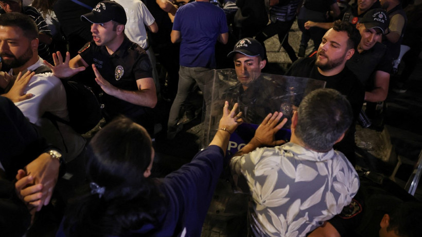 CHP İstanbul binasına polis ablukası - Resim : 1