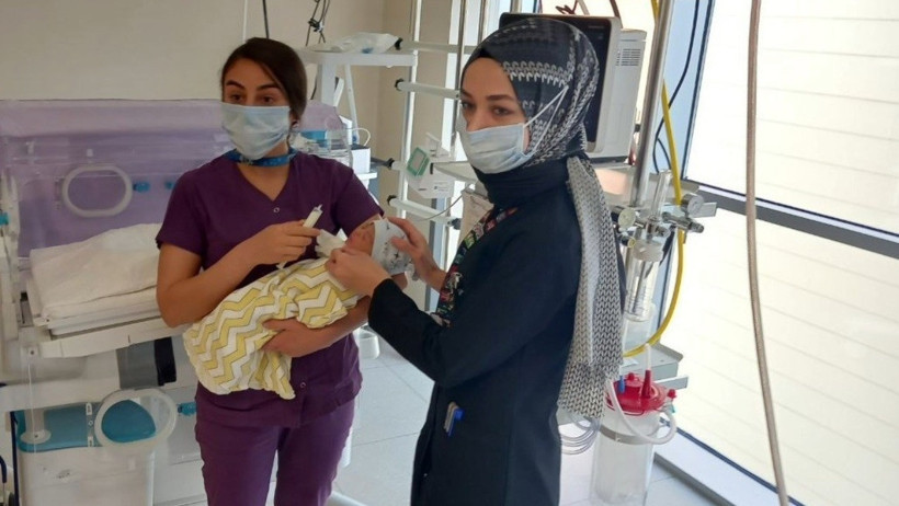 1 günlük bebeğini torbaya bırakıp giden anne, 3 yıl sonra ortaya çıktı - Resim : 1