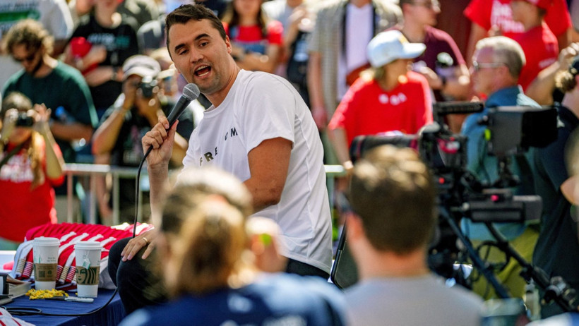 Trump destekçisi Charlie Kirk'e sahnede suikast - Resim : 1