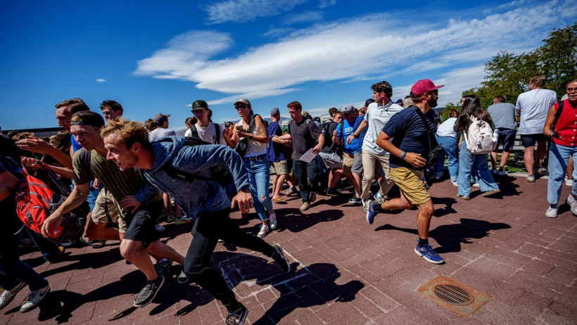 Trump destekçisi Charlie Kirk'e sahnede suikast - Resim : 2