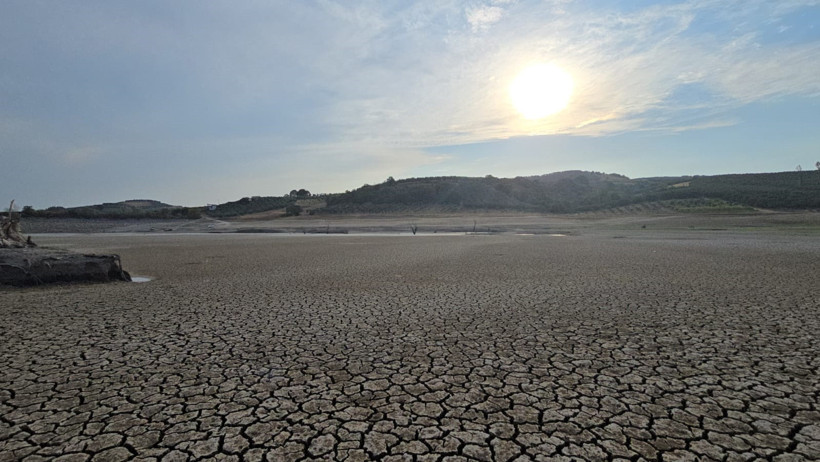 Kuraklık Çınarlı Göleti'ni vurdu: Balık ölümleri arttı - Resim : 5