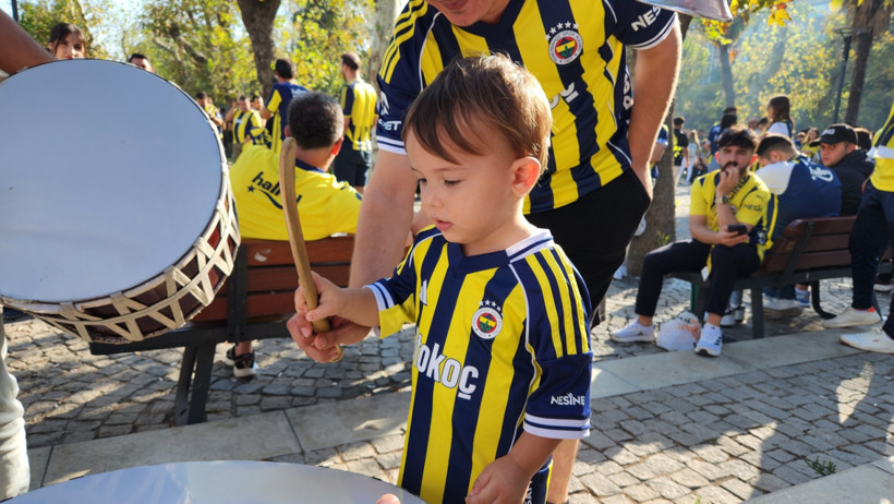 Fenerbahçeliler, Trabzon maçına aktı: Kadıköy sarı lacivert - Resim : 1