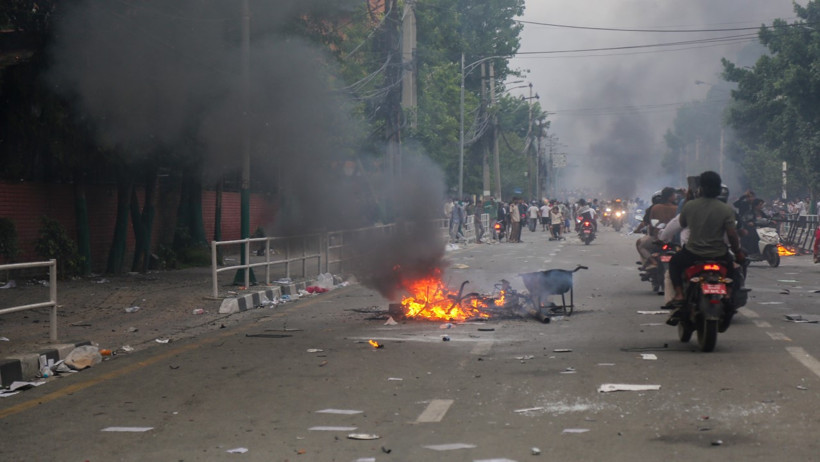 Nepal'da 10 bin mahkum firari - Resim : 2