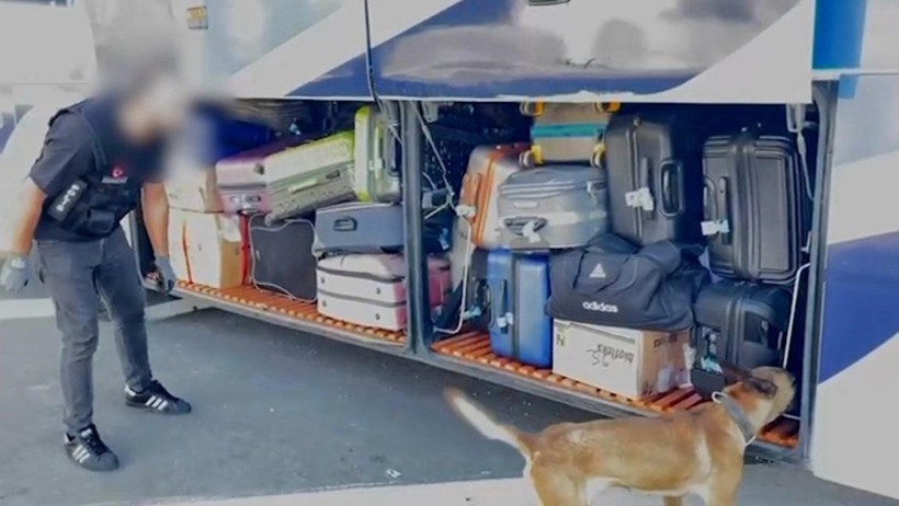 Kayseri’de torbacı operasyonu: 1 kilo uyuşturucu ele geçirildi - Resim : 1