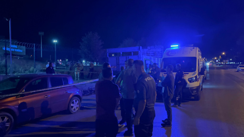 Otomobilin çarptığı bisikletli öldü: Sürücü aracını bırakıp kaçtı - Resim : 1