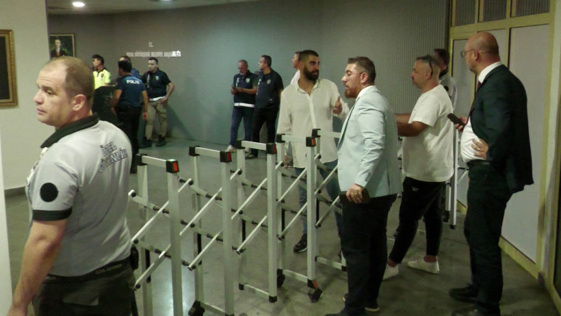 Aydın'da gergin meclis! AKP'ye geçen Çerçioğlu "Bu şekilde yönetemem" diyerek toplantıyı erteledi - Resim : 1