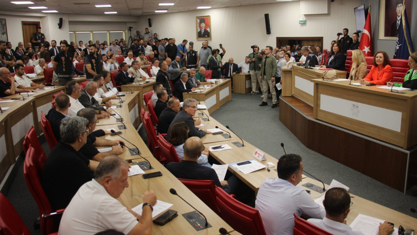 Aydın'da gergin meclis! AKP'ye geçen Çerçioğlu "Bu şekilde yönetemem" diyerek toplantıyı erteledi - Resim : 6