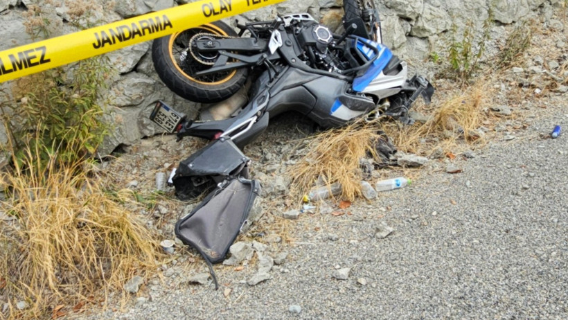 Motosikletle kaza yapan polis memuru hayatını kaybetti - Resim : 1