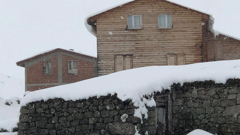 Doğu Karadeniz'in yüksek kesimleri beyaza büründü - Resim : 3
