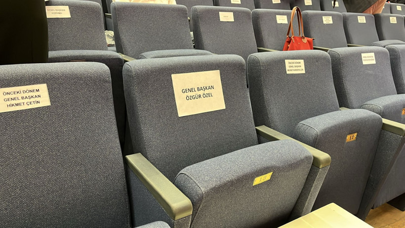 Özgür Özel yeniden genel başkan seçildi - Resim : 4