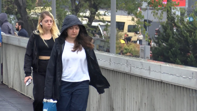 İstanbul'da yağmur trafiği kilitledi - Resim : 2