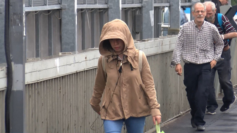 İstanbul'da yağmur trafiği kilitledi - Resim : 3