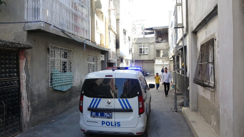 Adana'da husumetli olduğu gruba ateş açtı: Ölü ve yaralılar var - Resim : 1