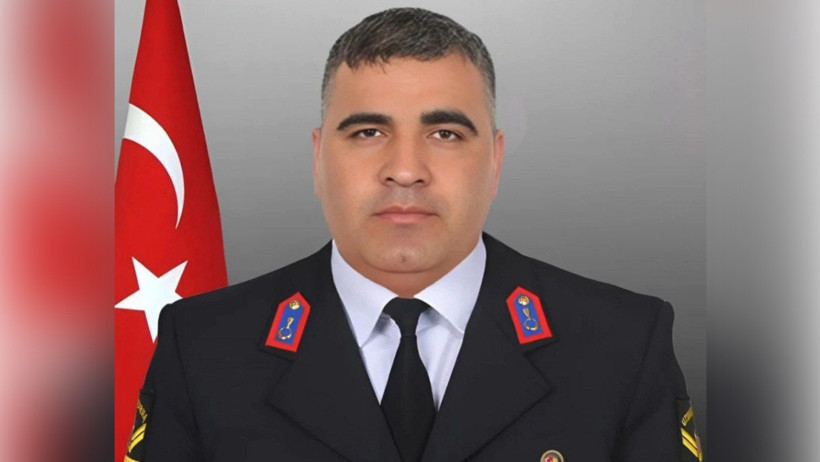 Kazada şehit düşen Jandarma Arif Özdemir gözyaşlarıyla uğurlandı - Resim : 1