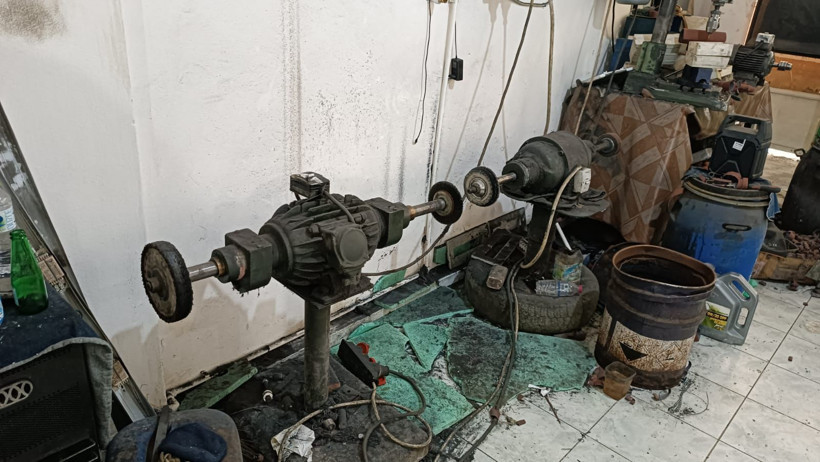 İstanbul’da silah atölyesine baskın: Tabancalar ve imalat makineleri ele geçirildi - Resim : 1