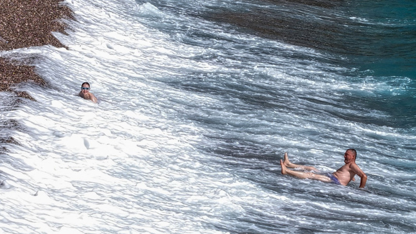 Antalya yazdan kalma günlerin tadını çıkarıyor - Resim : 1