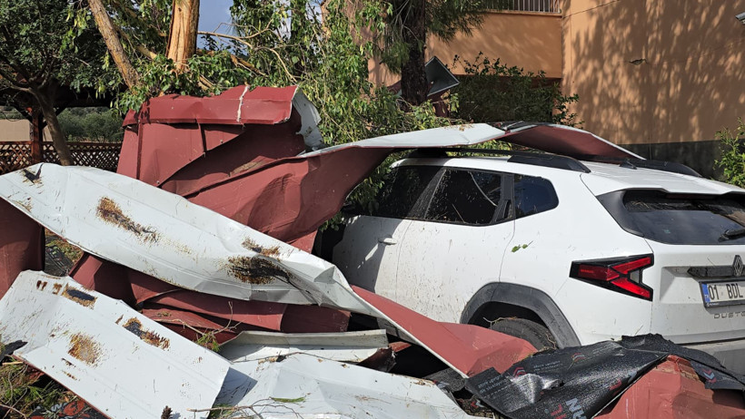 Öğrenciler dersteydi: Okulların çatısı uçtu - Resim : 4