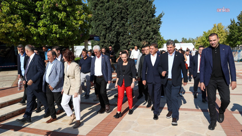 Antalya Kitap Fuarı'na yoğun ilgi - Resim : 1