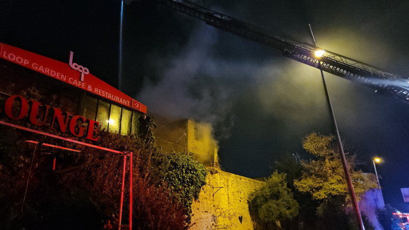 İstanbul’da gece yarısı korkutan yangın - Resim : 2