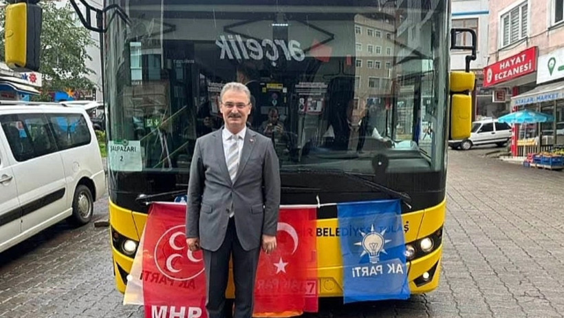 Otobüslerdeki AKP bayrakları tepki çekmişti: AKP'li belediye soruşturma başlattı - Resim : 1