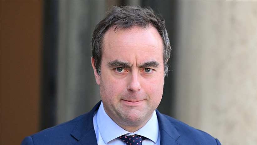 Fransa ayağa kalkmıştı, hükümet Macron'u kurtarmak için geri adım atıyor - Resim : 1