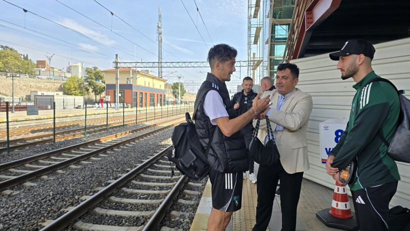 Süper Lig ekibi deplasmana trenle gitti! - Resim: 10