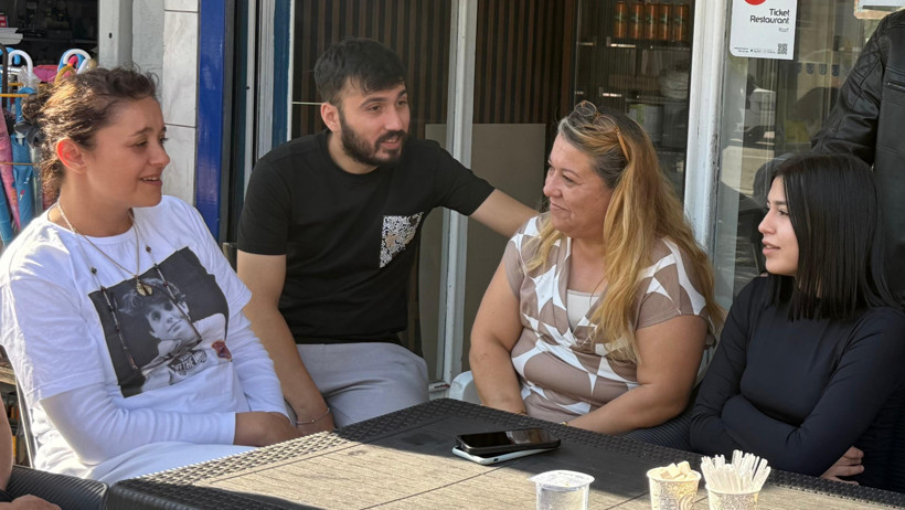 Yasemin Minguzzi, Hakan Çakır’ın ailesini ziyaret etti - Resim : 3