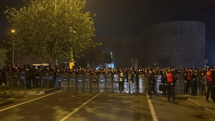 Öcalan yürüyüşüne polis müdahalesi - Resim : 1