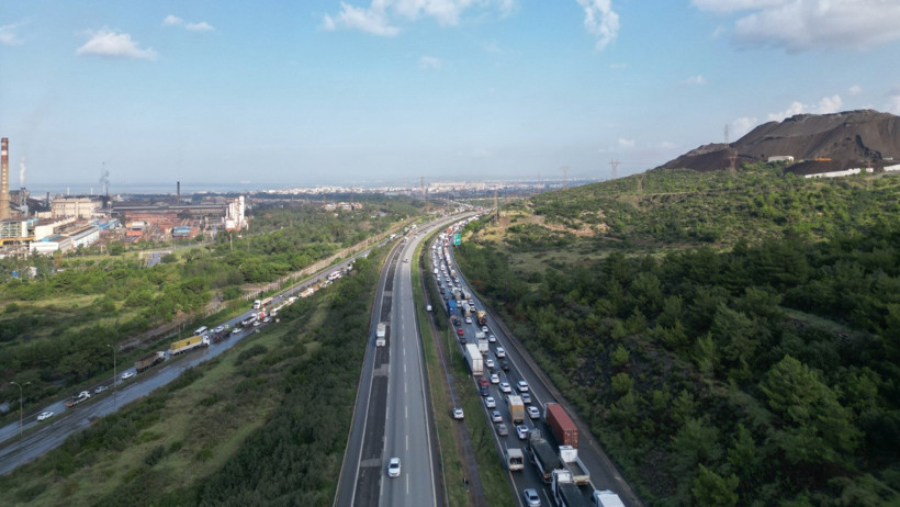 Yer Hatay: Yollar havuza döndü, denizde hortum çıktı - Resim : 3