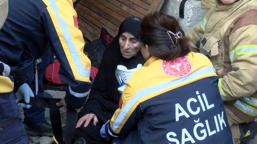 Tavuklarına bakmaya gitti, kuyuya düştü - Resim : 2