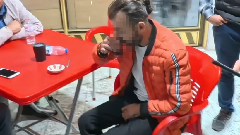 3.96 promil alkollü halde kaza yaptı, kahveye oturup çay içti - Resim : 1