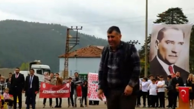 Her şey kızı gösterisini yapabilsin diye: Atkısıyla kuruttu - Resim : 1