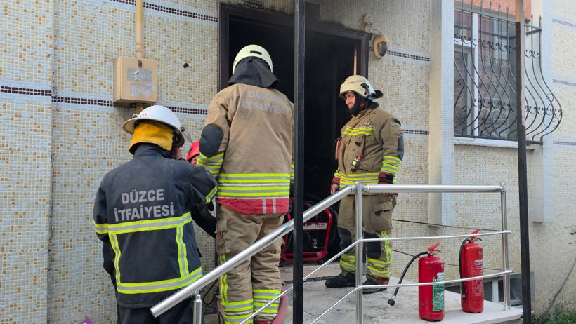Elektrik panosundaki patlama paniğe neden oldu - Resim : 1
