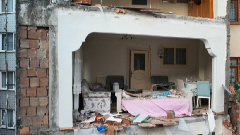 Behiye Teyze duvarsız kaldı - Resim : 1