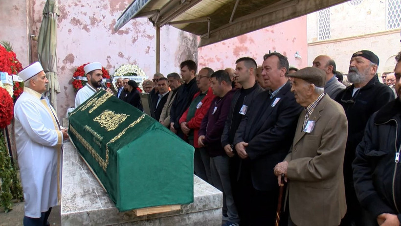 Oyuncu Ahmet Gülhan son yolculuğuna uğurlandı - Resim : 1