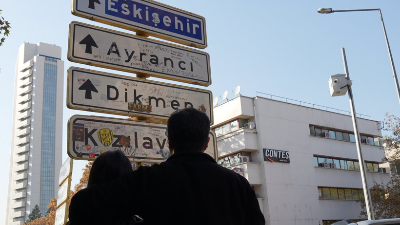 Kızılay tabelasının bitmeyen çilesi! Yenilendi ama... - Resim : 4