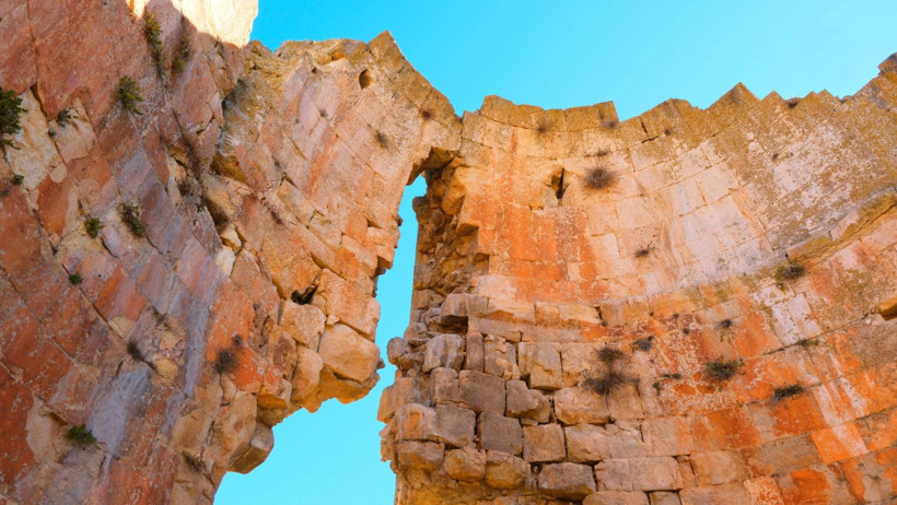 Tarihi kiliseyi delik deşik ettiler, köylüler ayağa kalktı - Resim : 2