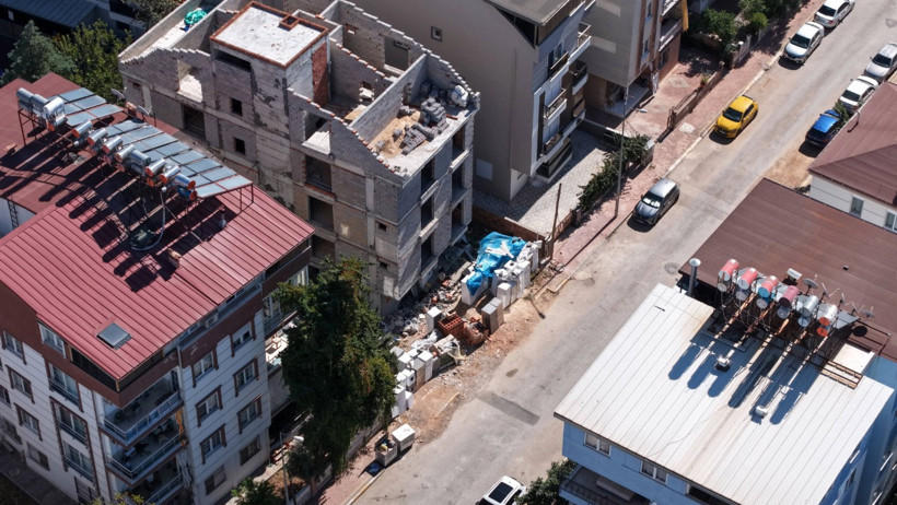 İnşaat bitmeden binaya yerleştiler - Resim : 3