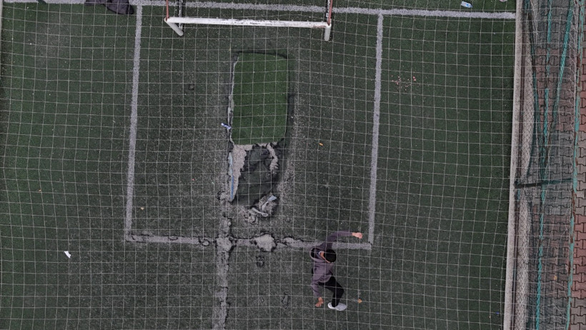 Tepki çeken görüntüler: Çocukların oyun alanını mahvettiler - Resim : 1