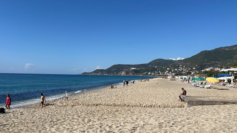 Hava 20, deniz 23 derece: Alanya’da plajlar doldu - Resim : 2