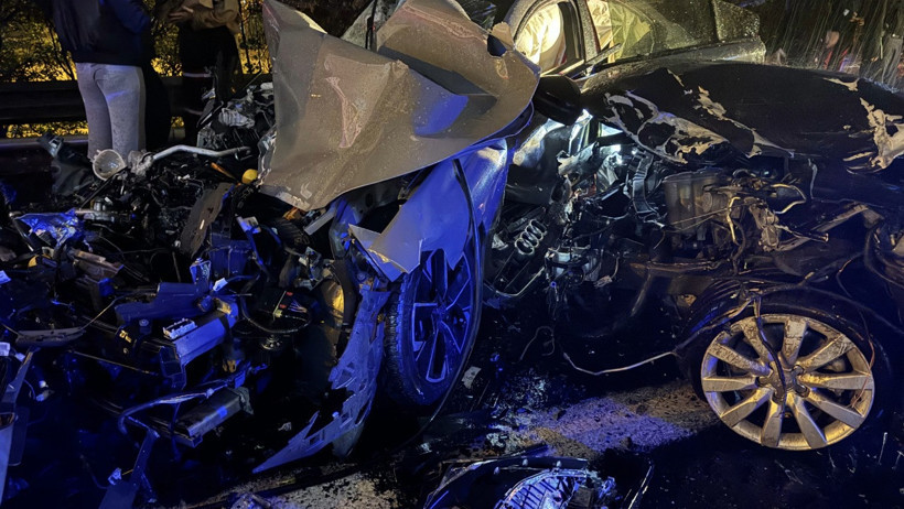 Ataşehir'de zincirleme kaza: Araçlar hurdaya döndü - Resim : 1