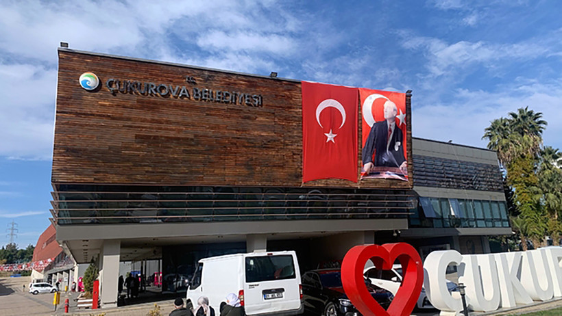 Ortağını dövüp havaya ateş açtı: Kaçarken kendini vurdu - Resim : 1