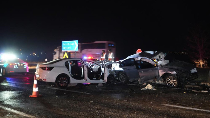 Niğde’de feci kaza: 3 ölü, 6 yaralı - Resim : 1