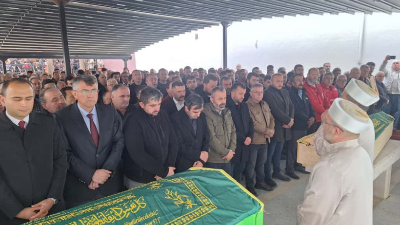 Kastamonu'da cansız bedenleri bulunan anne ve oğlu toprağa verildi - Resim : 3