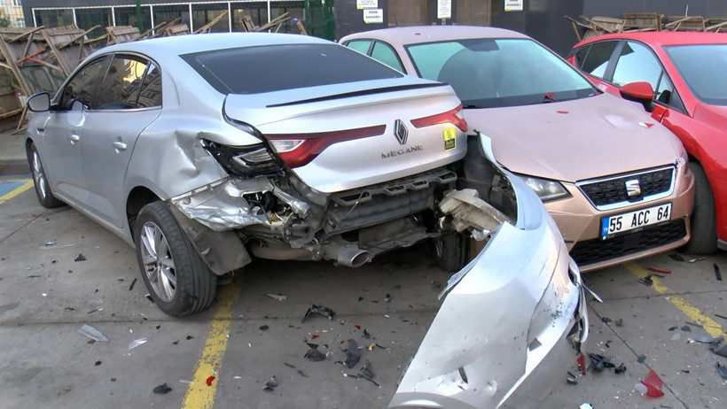 Dokuz araca çarptı, beş metreden uçtu - Resim : 1