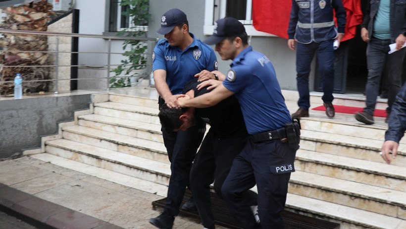 Aren bebeğin davasında cani anne yine gelmedi: Yakalama kararı çıkarıldı - Resim : 1